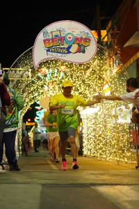 BIB: 50276
                            <button type="button" onclick="openModal(21831916)" class="btn btn-primary btn-sm float-right btn-popup" data-toggle="modal" data-target=".modal-high-quality">
                        <i class="fas fa-shopping-cart"></i> Add to Cart
                    </button>
                                            <button type="button" onclick="isThisMe(21831916, true)" class="btn btn-success btn-sm float-right btn-popup btn-isme hidden" data-toggle="tooltip" data-placement="bottom" title="นี่คือรูปของคุณใช่ไหม คลิกที่นี่เพื่อเอาเข้าอัลบั้ม">
                        <i class="fas fa-plus"></i> Add to album
                    </button>
                    <button type="button" onclick="isThisMe(21831916, false)" class="btn btn-warning btn-sm float-right btn-popup btn-isnotme hidden">
                        <i class="fas fa-ban"></i> Remove from album
                    </button>